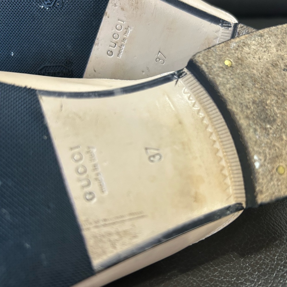 Gucci Cream Cat Print Loafers - Picture 11 of 11